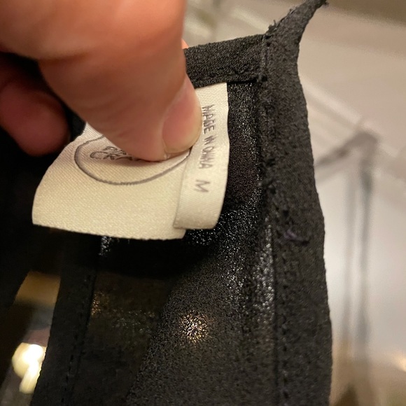 Paper Crane Black Flowy Tank - Picture 4 of 4